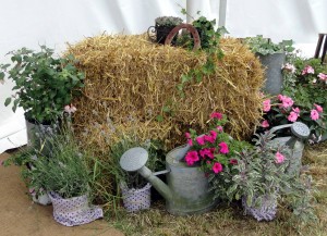 4-Weddings-strawbale